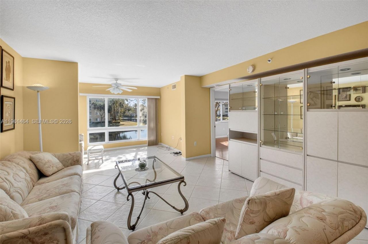 12540 Majesty Cir, Unit 208, Boynton Beach, FL 33437 Photo