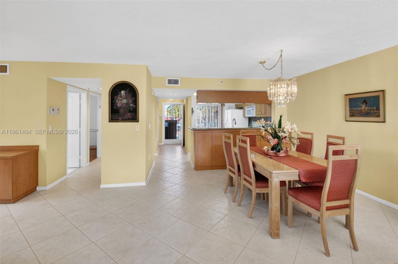 12540 Majesty Cir, Unit 208, Boynton Beach, FL 33437 Photo