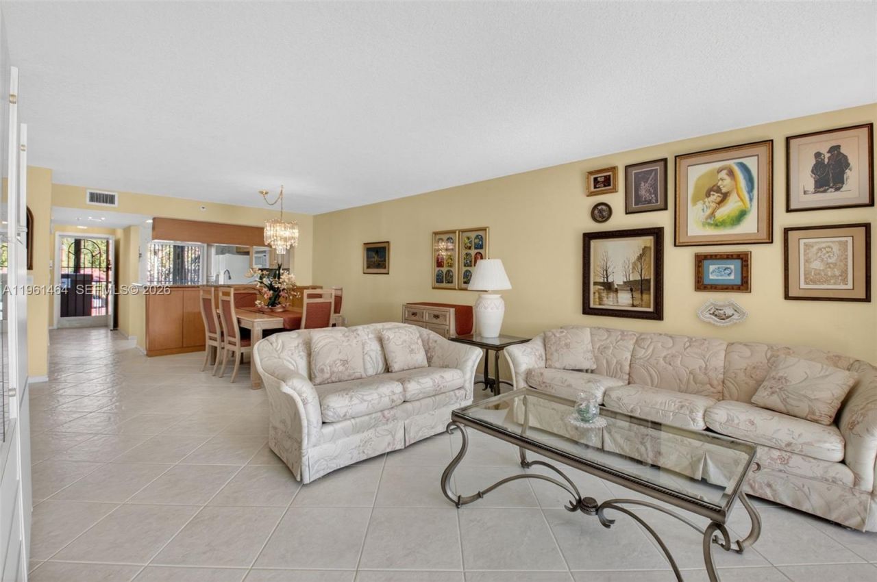 12540 Majesty Cir, Unit 208, Boynton Beach, FL 33437 Photo