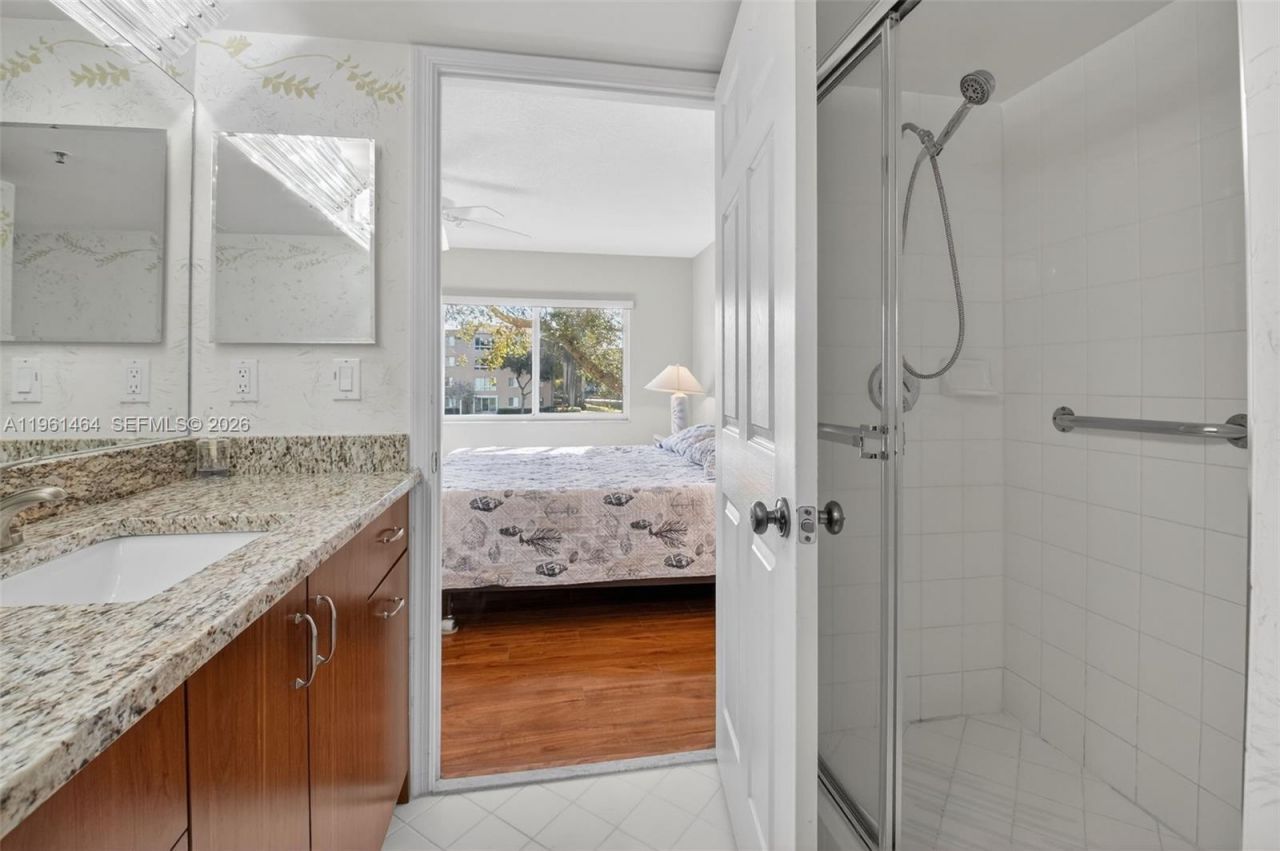 12540 Majesty Cir, Unit 208, Boynton Beach, FL 33437 Photo