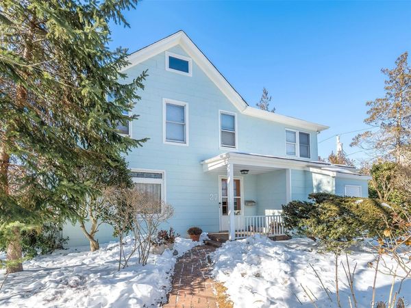 27 Summit Avenue , Sea Cliff, NY 11579