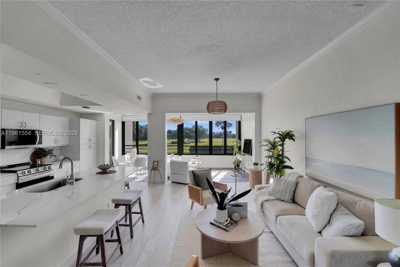 7460 La Paz Blvd, Unit 202, Boca Raton, FL 33433 Photo