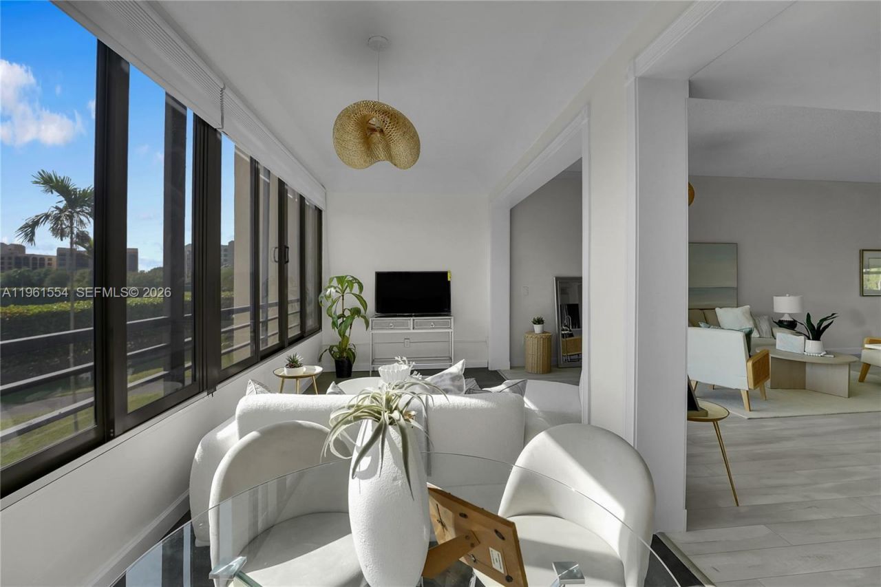 7460 La Paz Blvd, Unit 202, Boca Raton, FL 33433 Photo