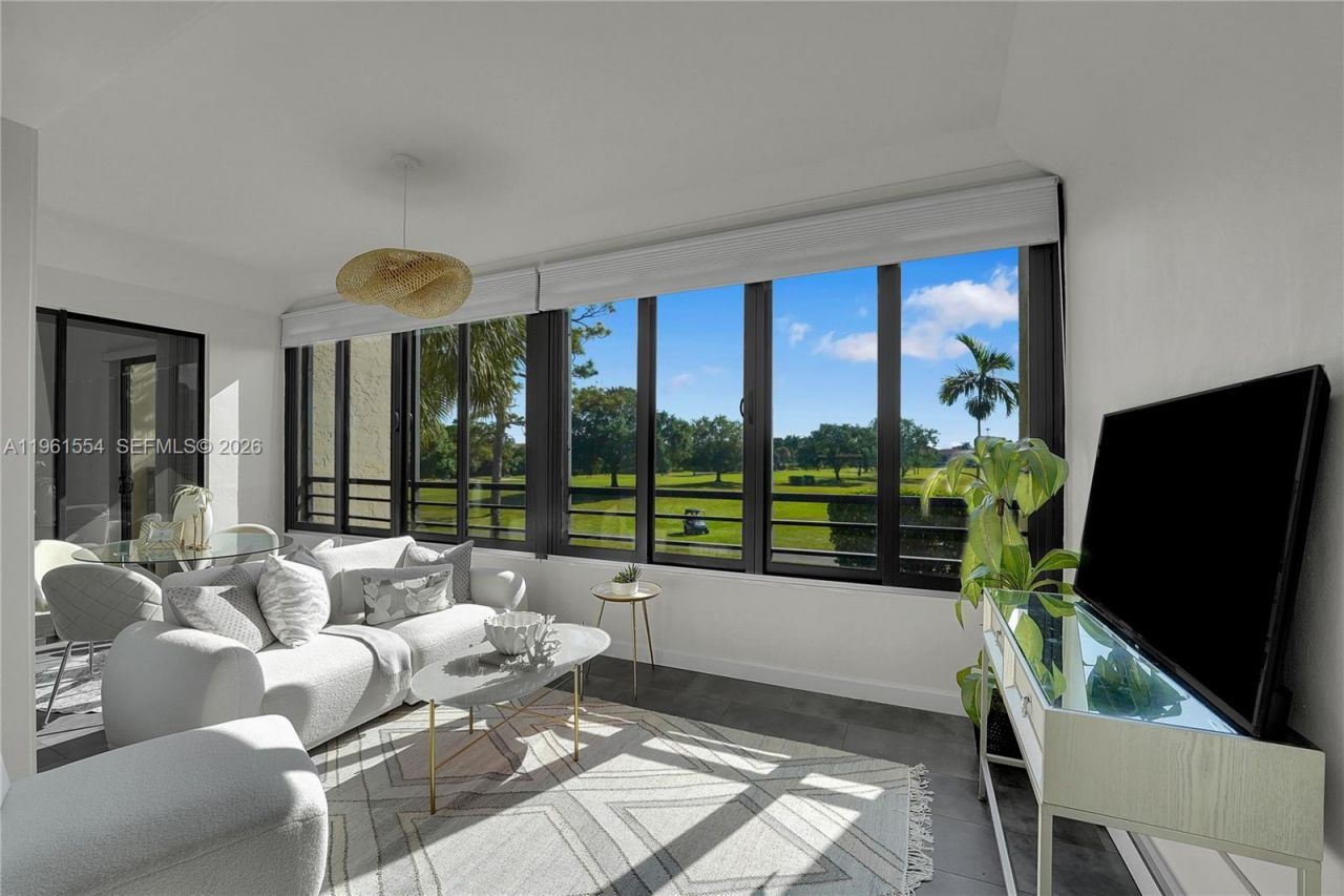 7460 La Paz Blvd, Unit 202, Boca Raton, FL 33433 Photo