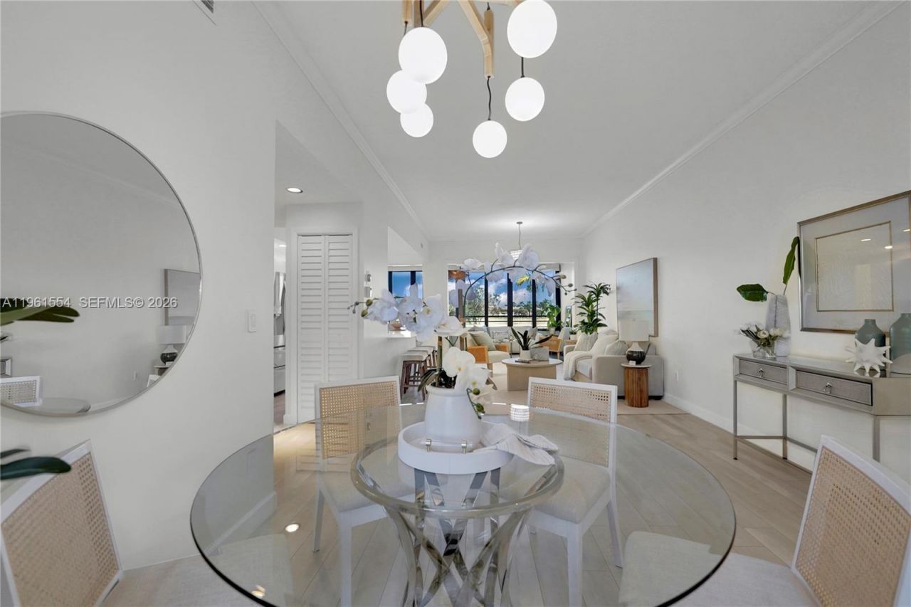 7460 La Paz Blvd, Unit 202, Boca Raton, FL 33433 Photo