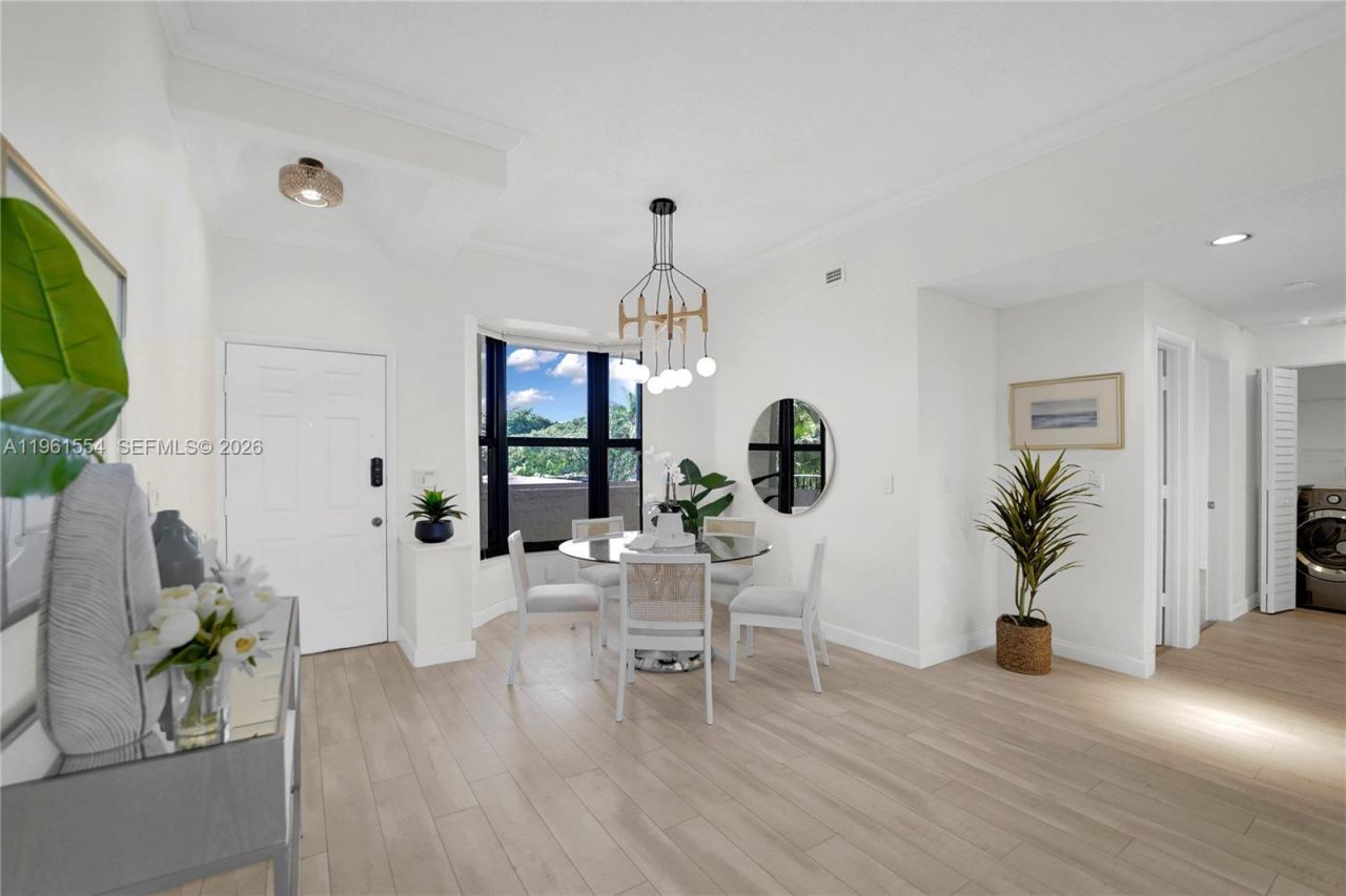 7460 La Paz Blvd, Unit 202, Boca Raton, FL 33433 Photo