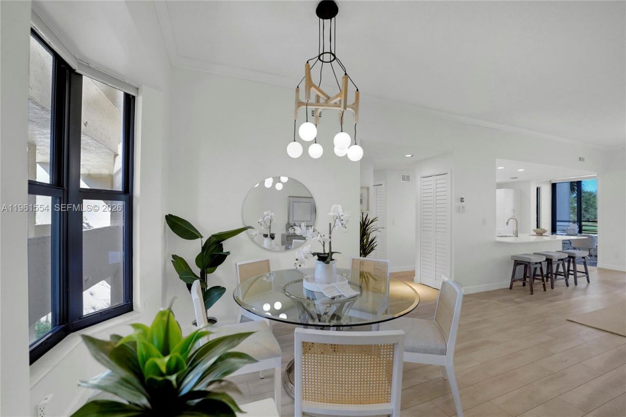 7460 La Paz Blvd, Unit 202, Boca Raton, FL 33433 Photo