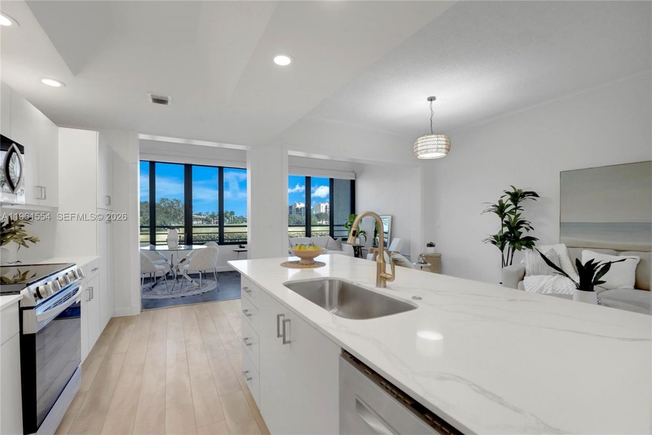 7460 La Paz Blvd, Unit 202, Boca Raton, FL 33433 Photo