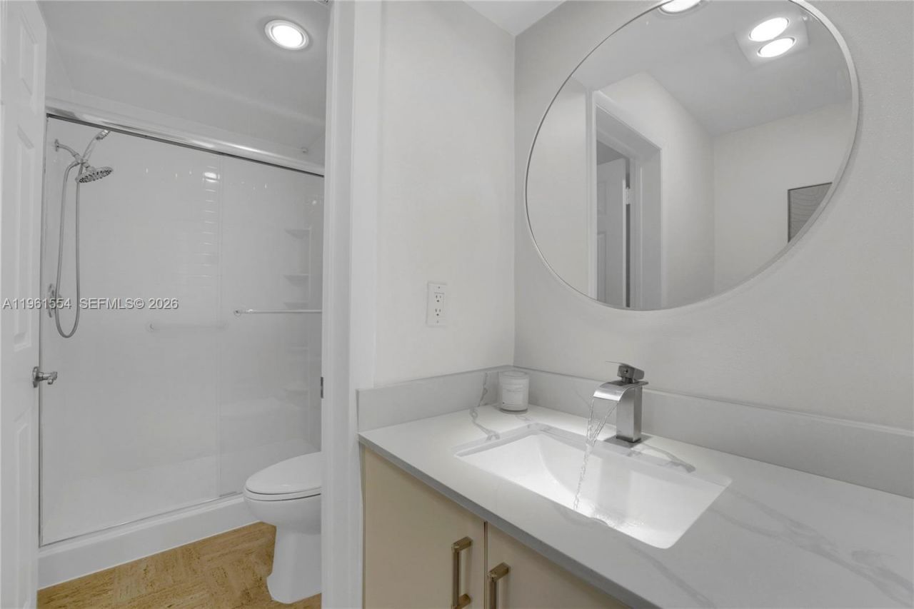 7460 La Paz Blvd, Unit 202, Boca Raton, FL 33433 Photo