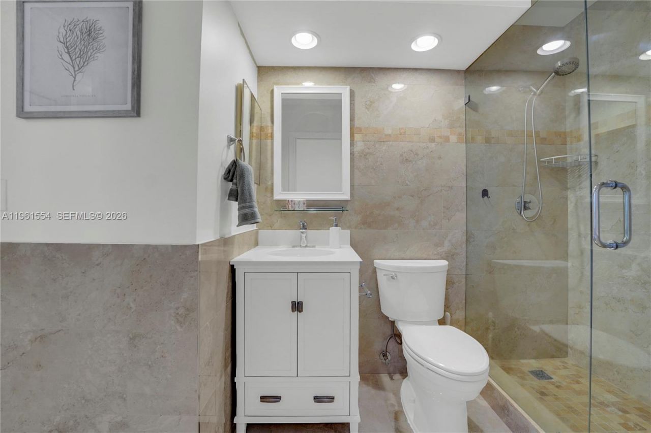 7460 La Paz Blvd, Unit 202, Boca Raton, FL 33433 Photo