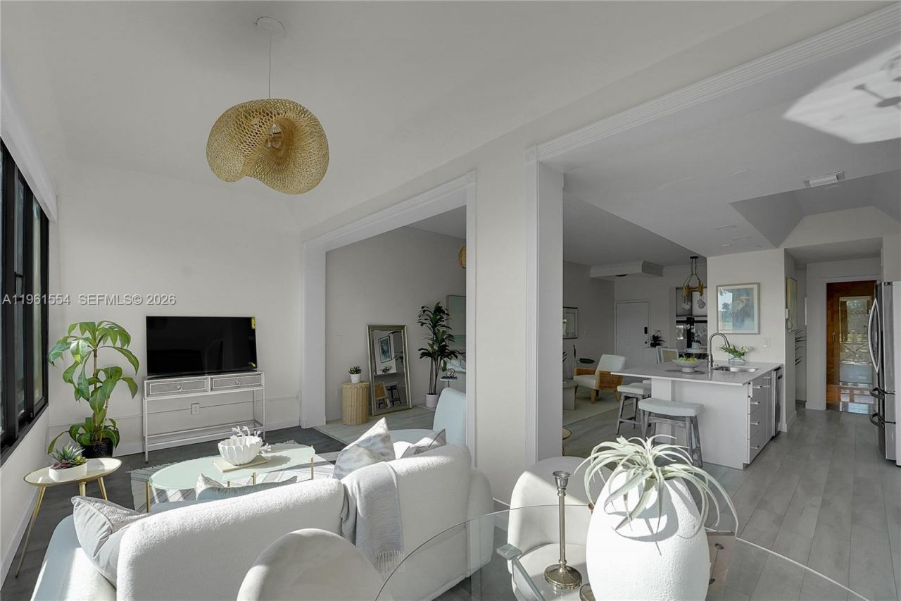 7460 La Paz Blvd, Unit 202, Boca Raton, FL 33433 Photo