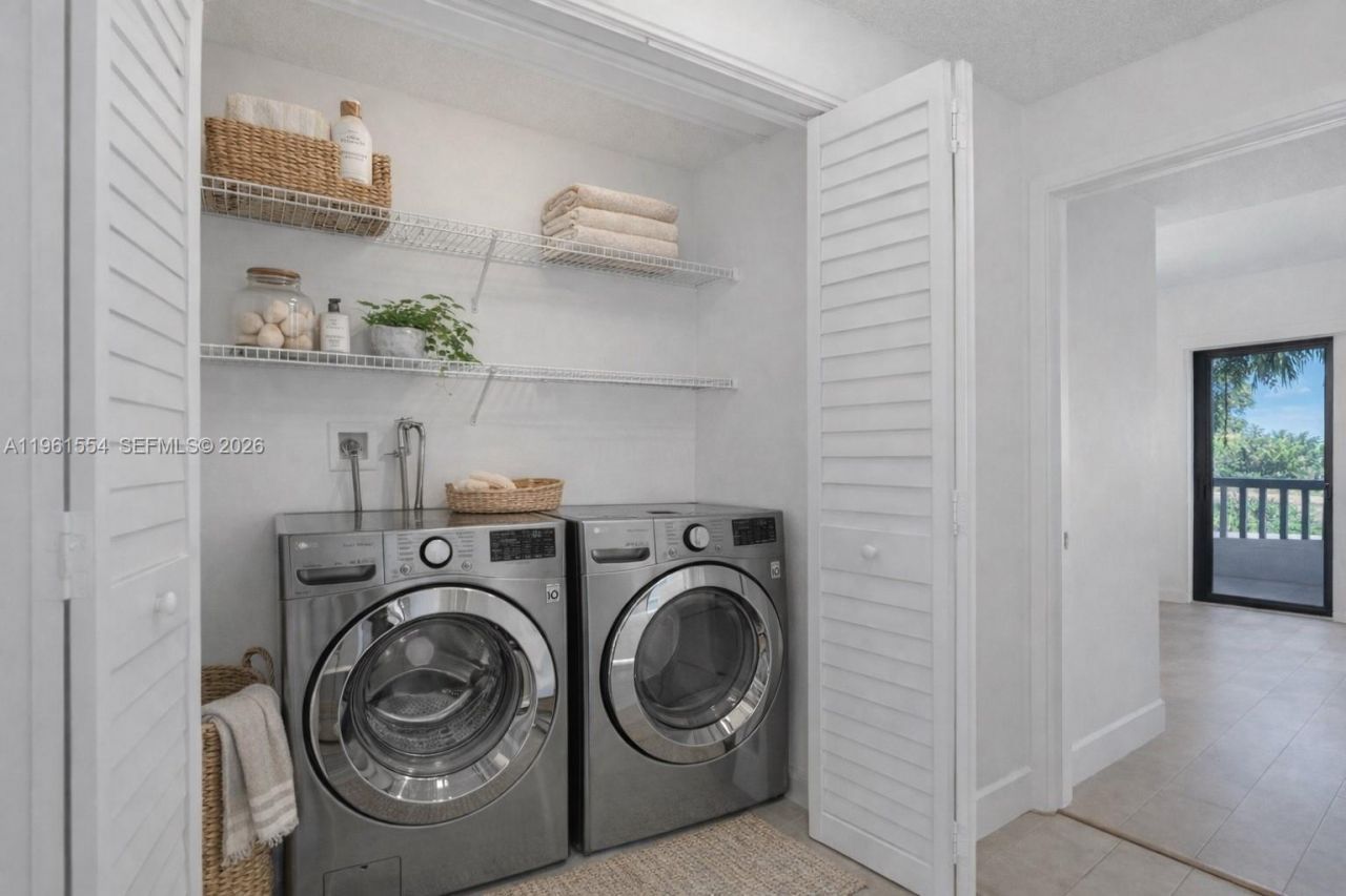 7460 La Paz Blvd, Unit 202, Boca Raton, FL 33433 Photo