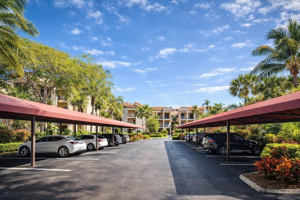 7460 La Paz Blvd, Unit 202, Boca Raton, FL 33433 Photo