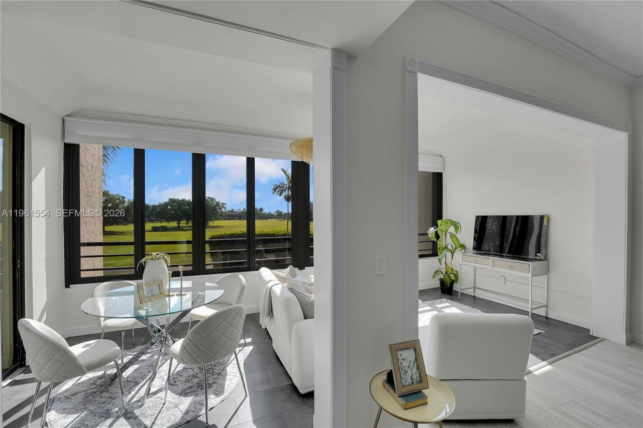 7460 La Paz Blvd, Unit 202, Boca Raton, FL 33433 Photo