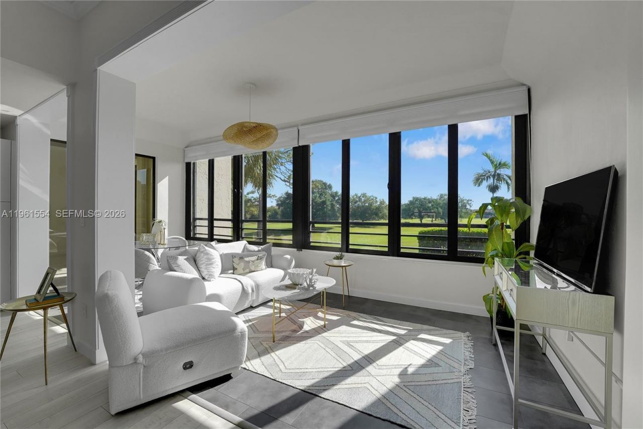 7460 La Paz Blvd, Unit 202, Boca Raton, FL 33433 Photo