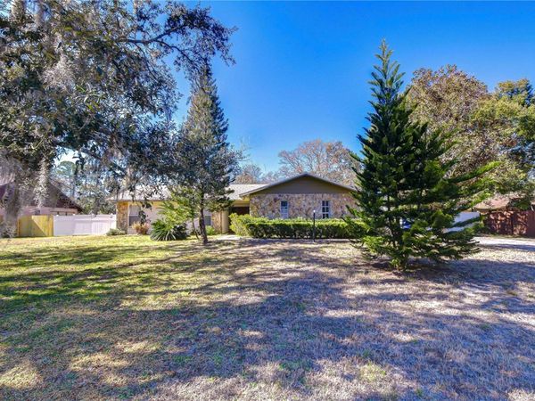 2524 VICTARRA CIRCLE, LUTZ, FL 33559