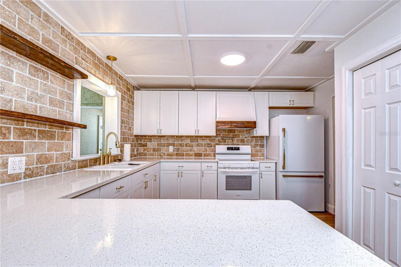 2524 Victarra Circle, Lutz, FL 33559 Photo