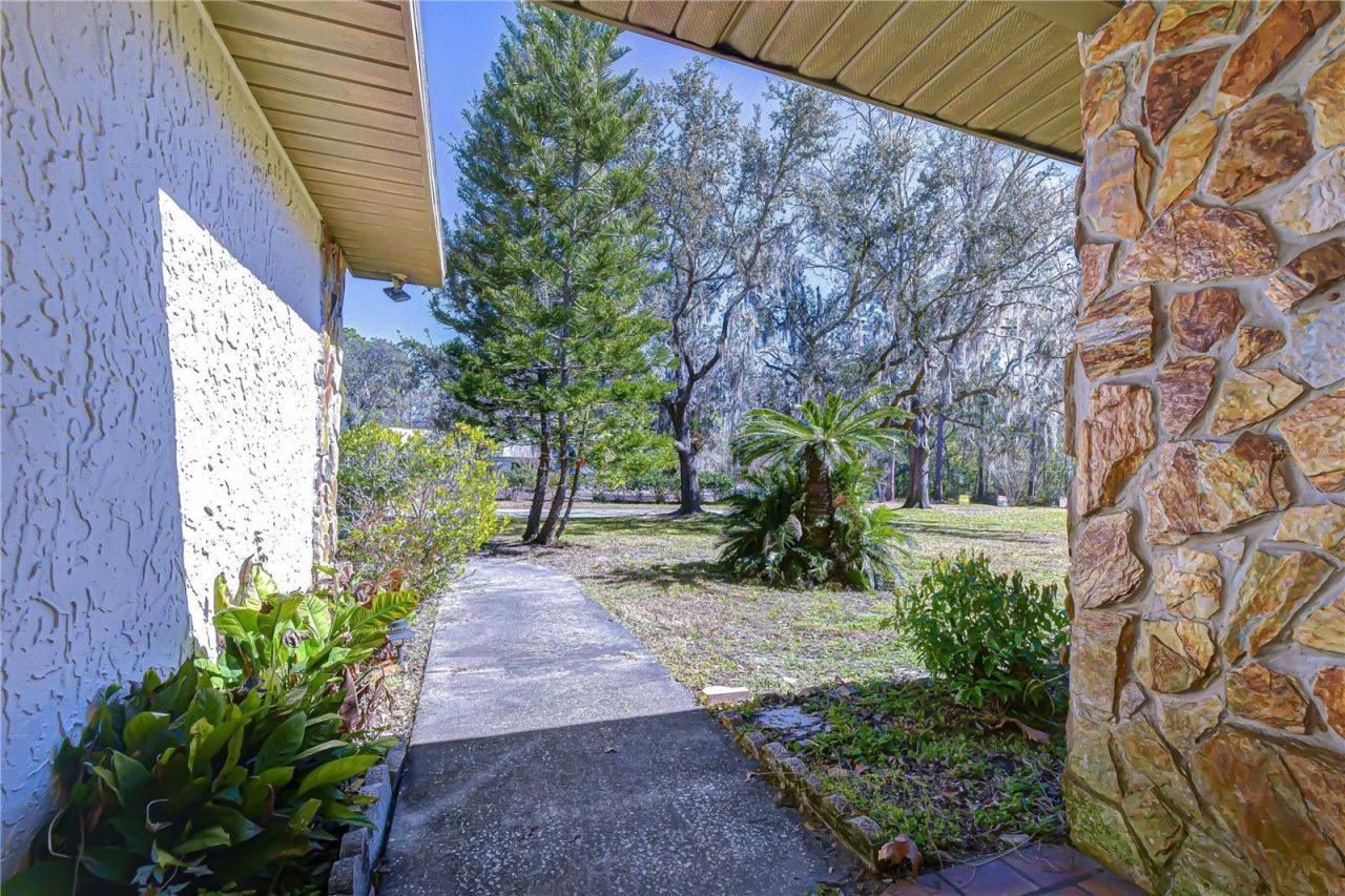 2524 Victarra Circle, Lutz, FL 33559 Photo