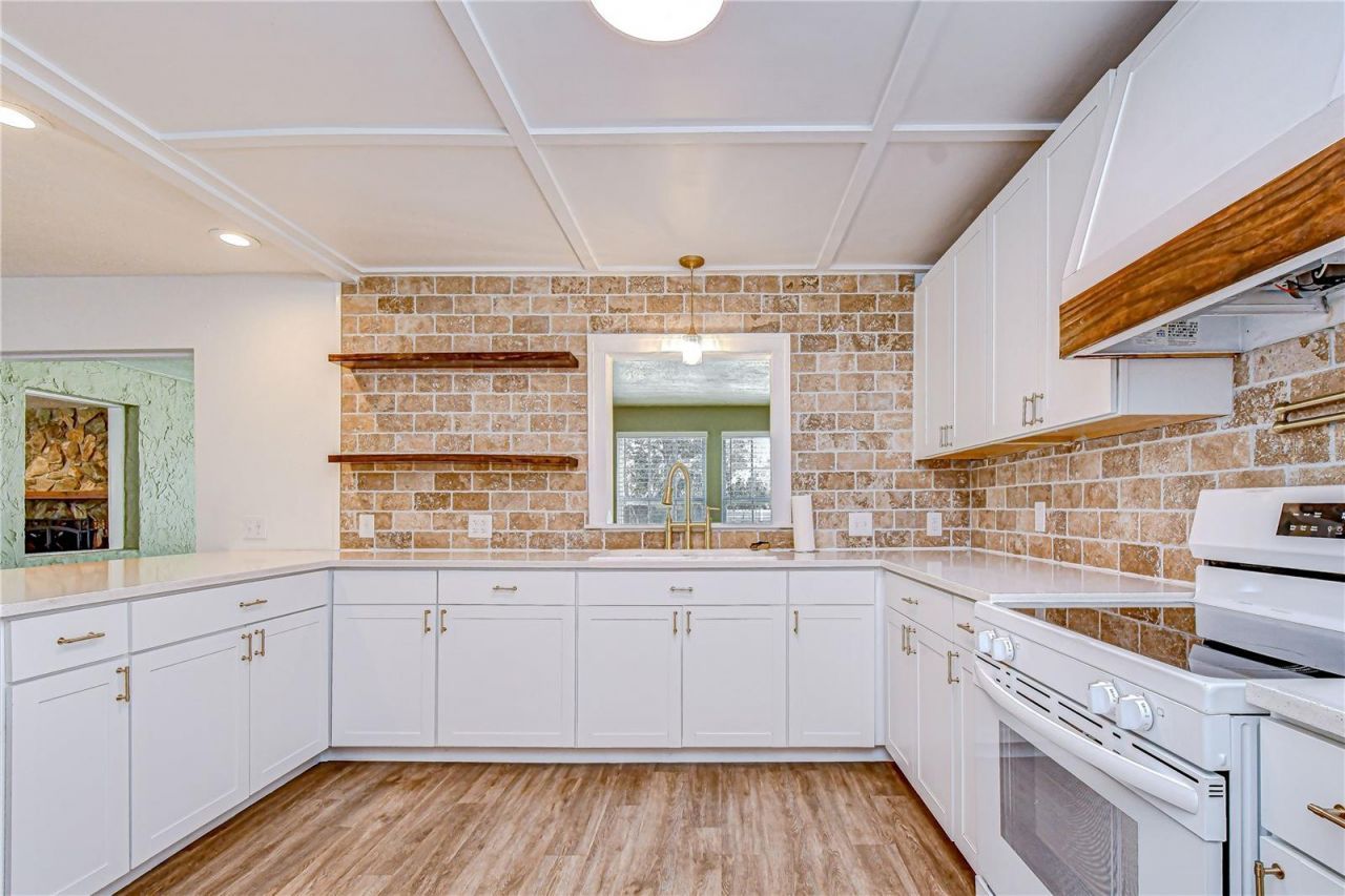 2524 Victarra Circle, Lutz, FL 33559 Photo