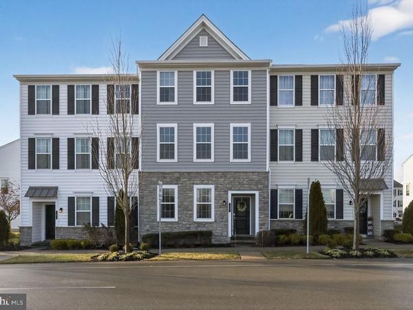 11 HEDLEY LANE, HATBORO, PA 19040