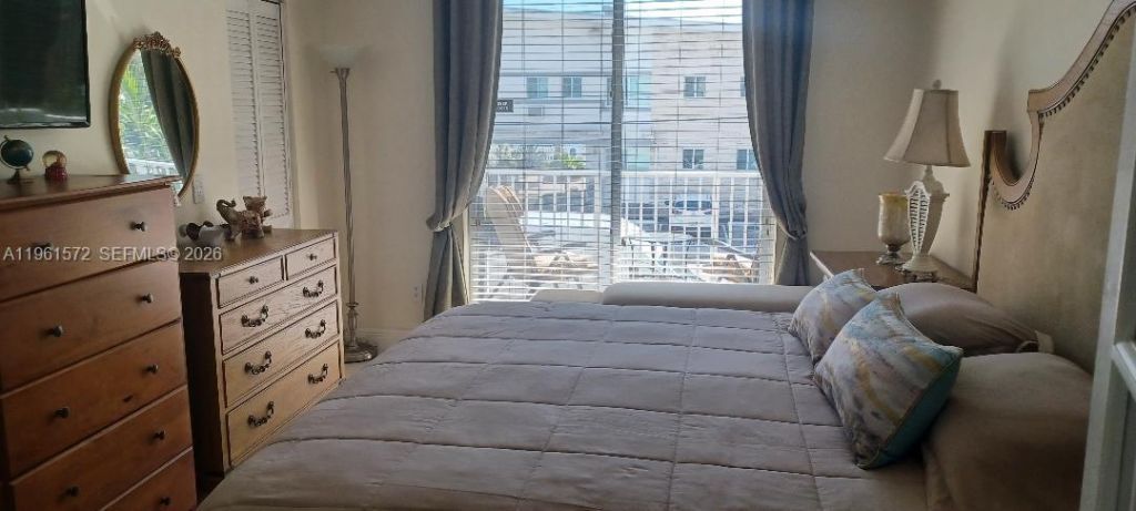 1801 S Treasure Dr, Unit 222, North Bay Village, FL 33141 Photo