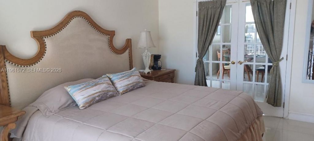 1801 S Treasure Dr, Unit 222, North Bay Village, FL 33141 Photo