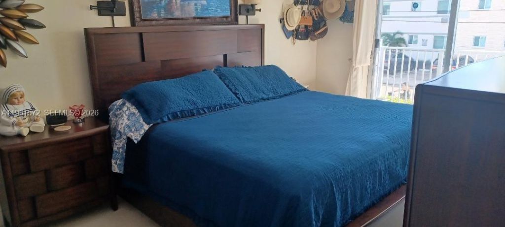 1801 S Treasure Dr, Unit 222, North Bay Village, FL 33141 Photo