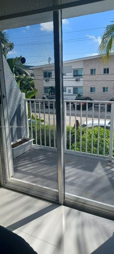 1801 S Treasure Dr, Unit 222, North Bay Village, FL 33141 Photo