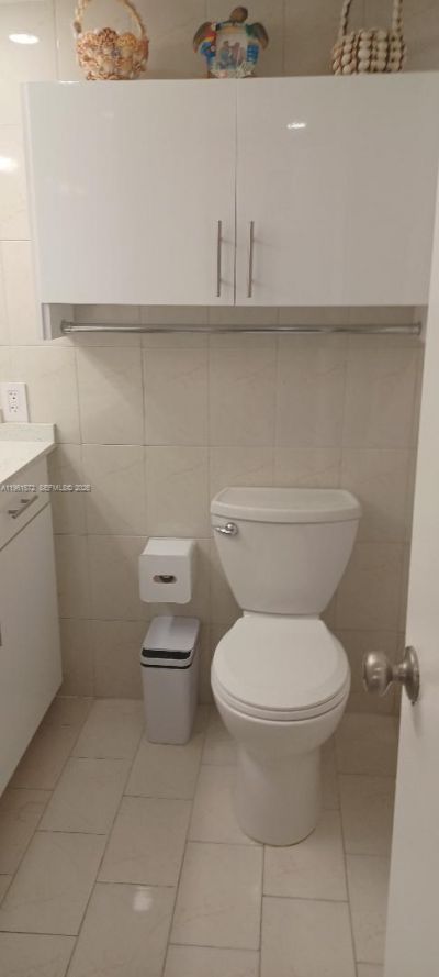 1801 S Treasure Dr, Unit 222, North Bay Village, FL 33141 Photo