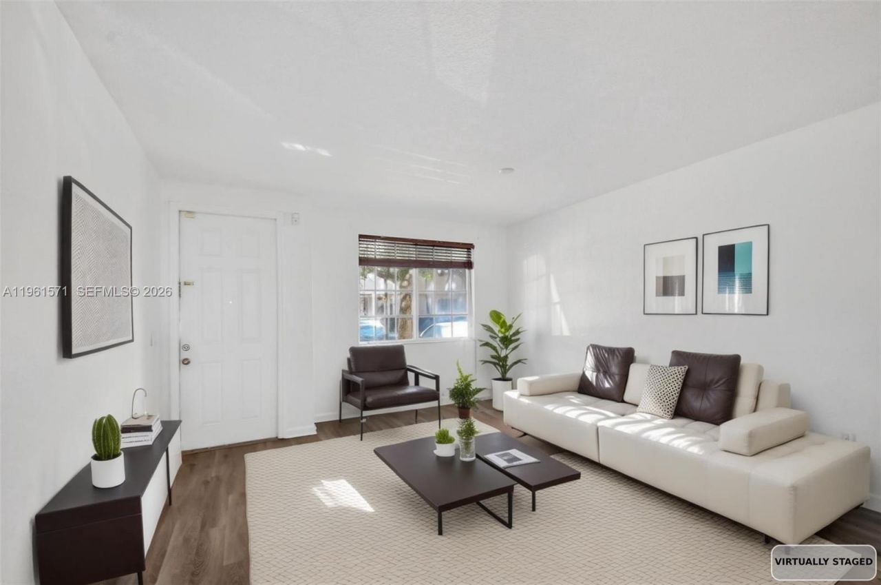 4206 Napoli Lake Dr, Riviera Beach, FL 33410 Photo