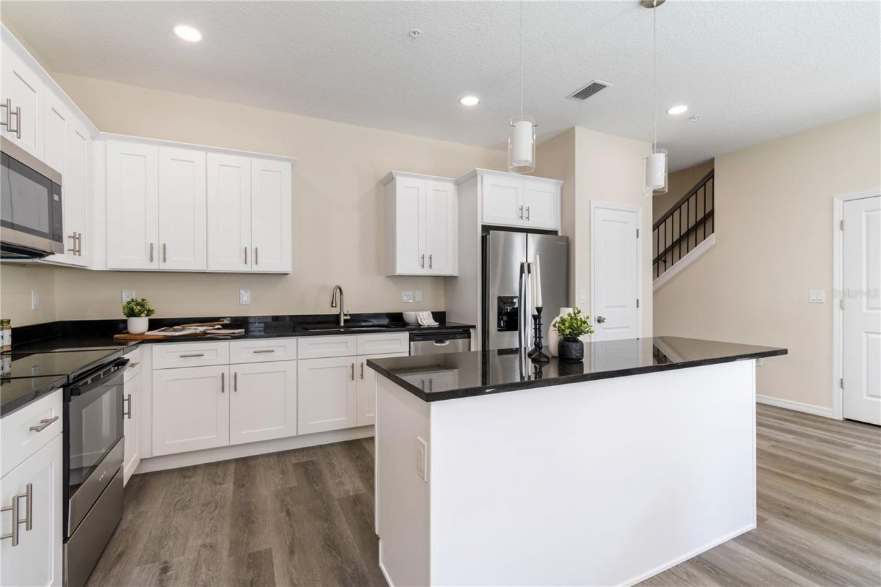 4346 Cambio Gardens Court, Tampa, FL 33610 Photo