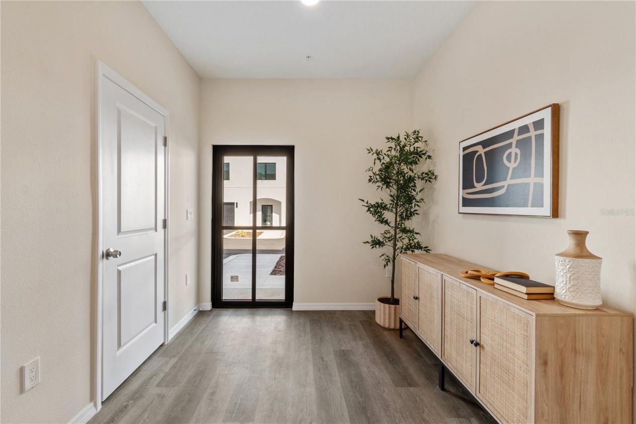 4346 Cambio Gardens Court, Tampa, FL 33610 Photo