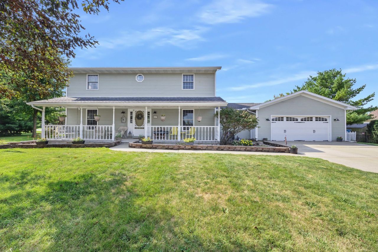 417 Sunset Drive, Colfax, IL 61728 Main Photo