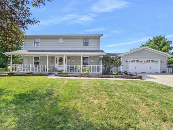 417 Sunset Drive, Colfax, IL 61728