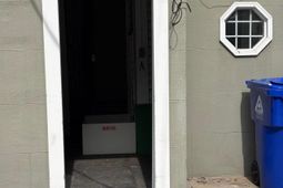 81 Ashley Avenue photo 4