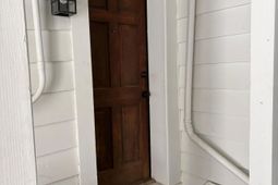 81 Ashley Avenue photo 4