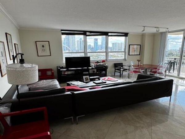 2000 N Bayshore Dr, Unit 1402, Miami, FL 33137