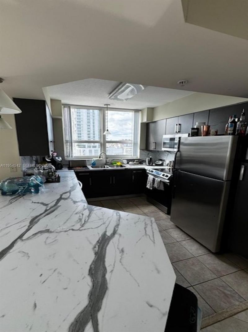 2000 N Bayshore Dr, Unit 1402, Miami, FL 33137 Photo