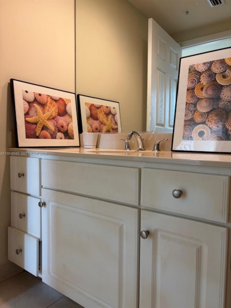 2000 N Bayshore Dr, Unit 1402, Miami, FL 33137 Photo