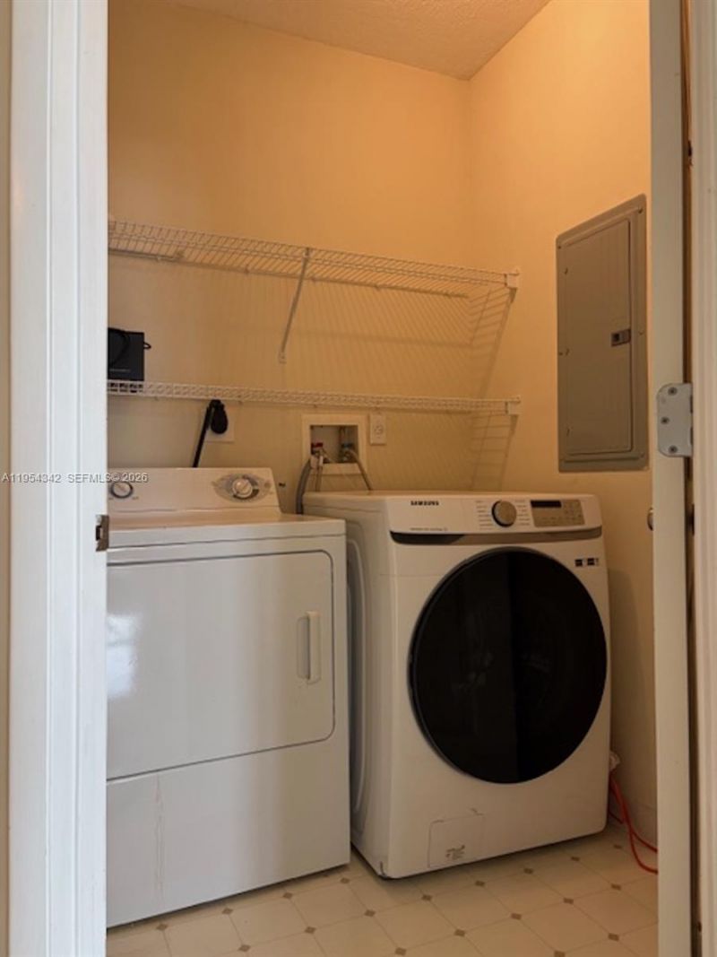 2000 N Bayshore Dr, Unit 1402, Miami, FL 33137 Photo