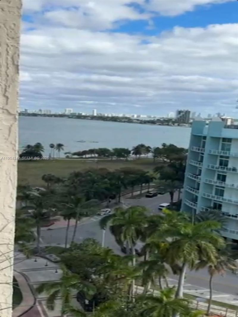 2000 N Bayshore Dr, Unit 1402, Miami, FL 33137 Photo