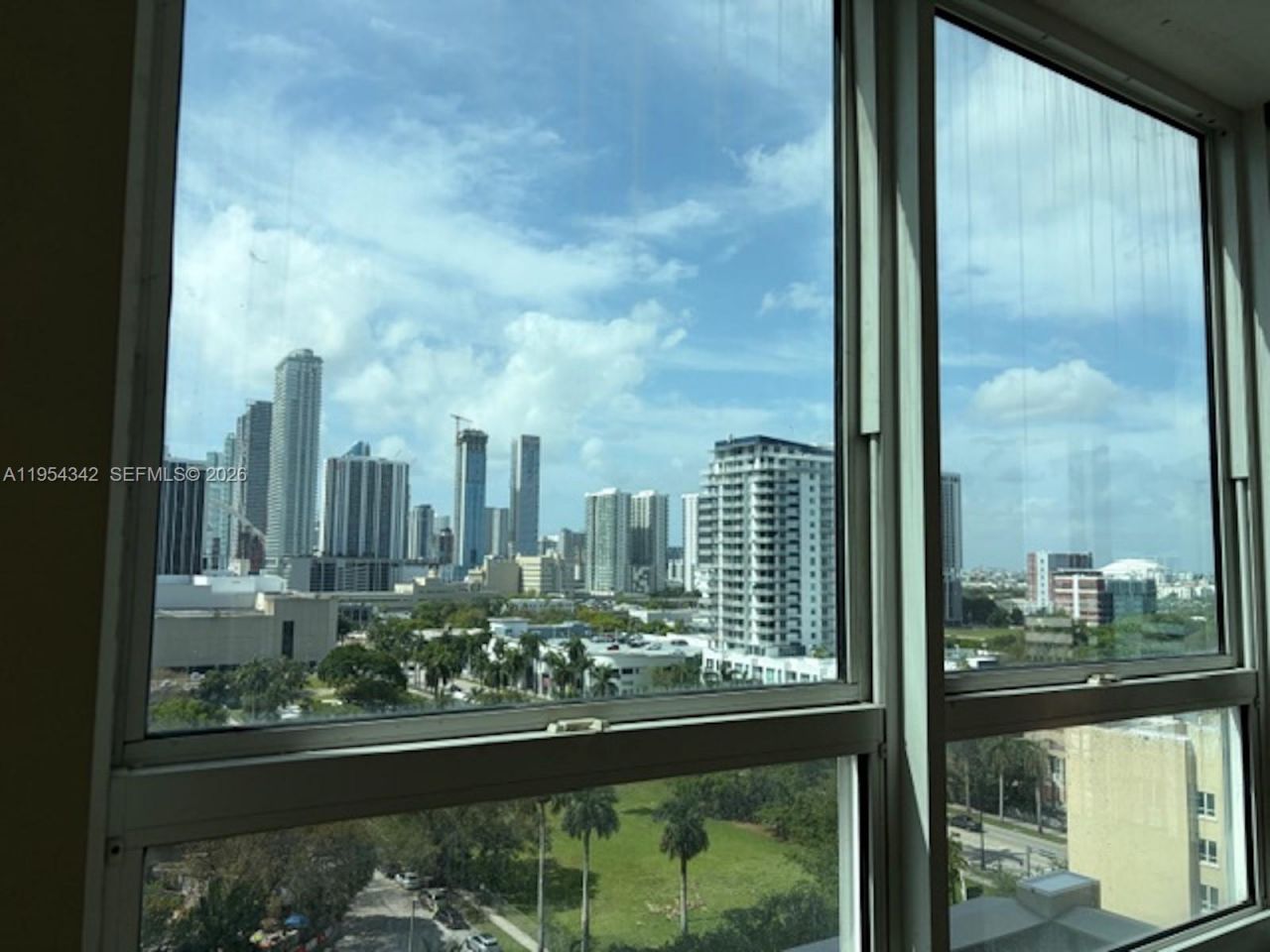 2000 N Bayshore Dr, Unit 1402, Miami, FL 33137 Photo