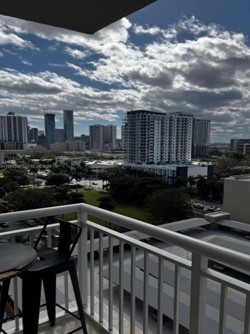 2000 N Bayshore Dr, Unit 1402, Miami, FL 33137 Photo