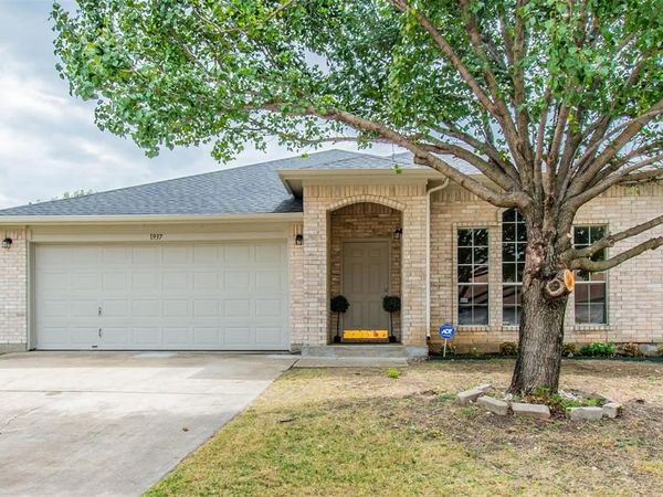 1937 Fox Meadow Trail, Grand Prairie, TX 75052