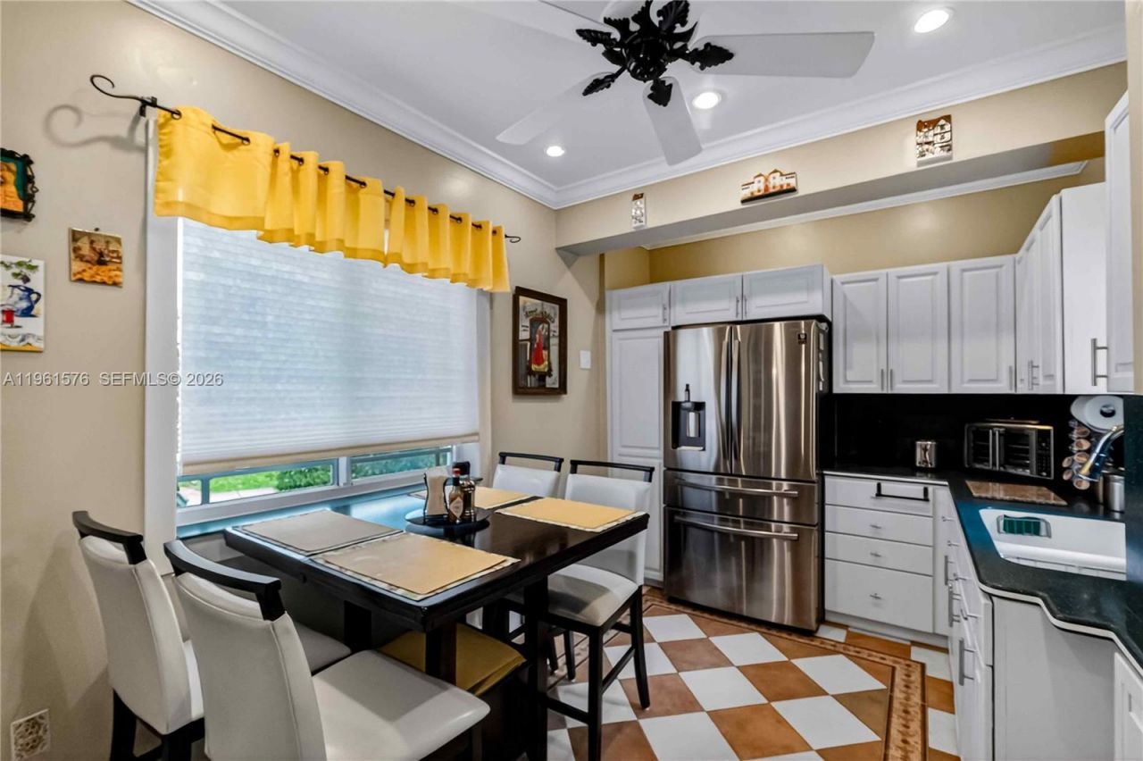 3719 Sheridan Ave, Miami Beach, FL 33140 Photo