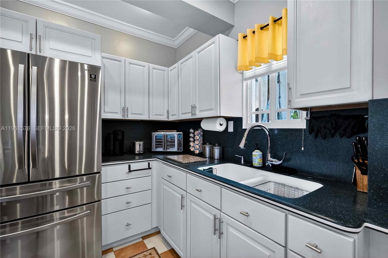 3719 Sheridan Ave, Miami Beach, FL 33140 Photo