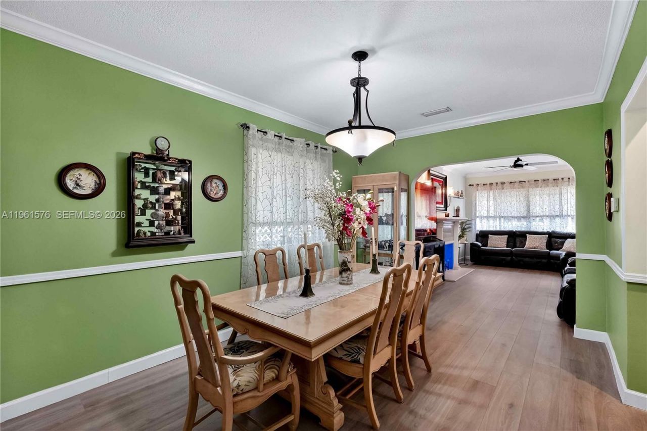 3719 Sheridan Ave, Miami Beach, FL 33140 Photo