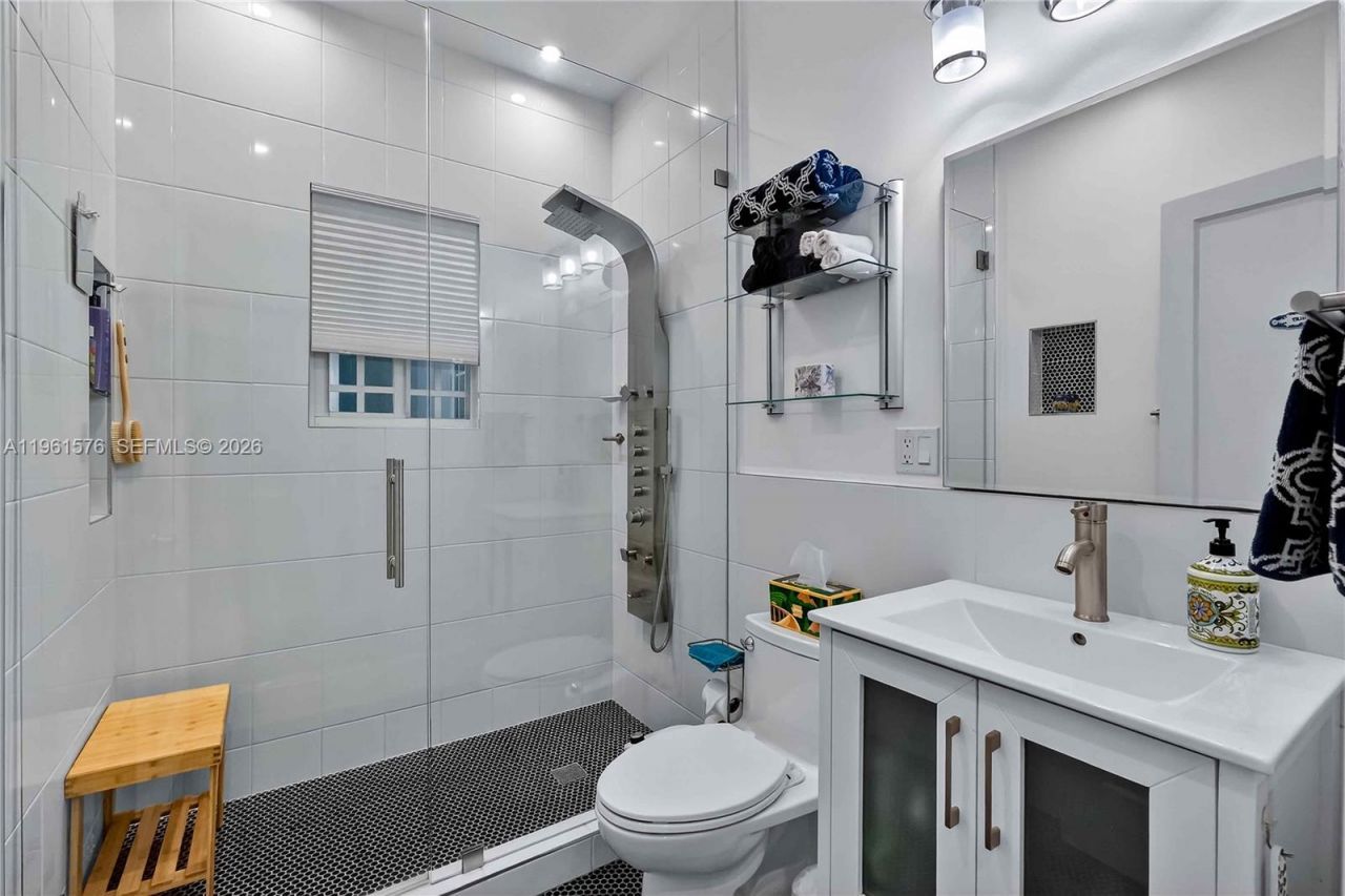 3719 Sheridan Ave, Miami Beach, FL 33140 Photo