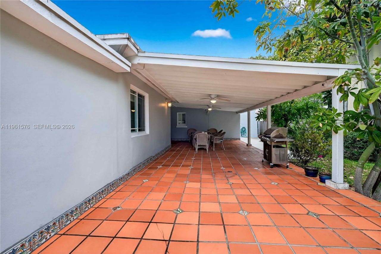 3719 Sheridan Ave, Miami Beach, FL 33140 Photo