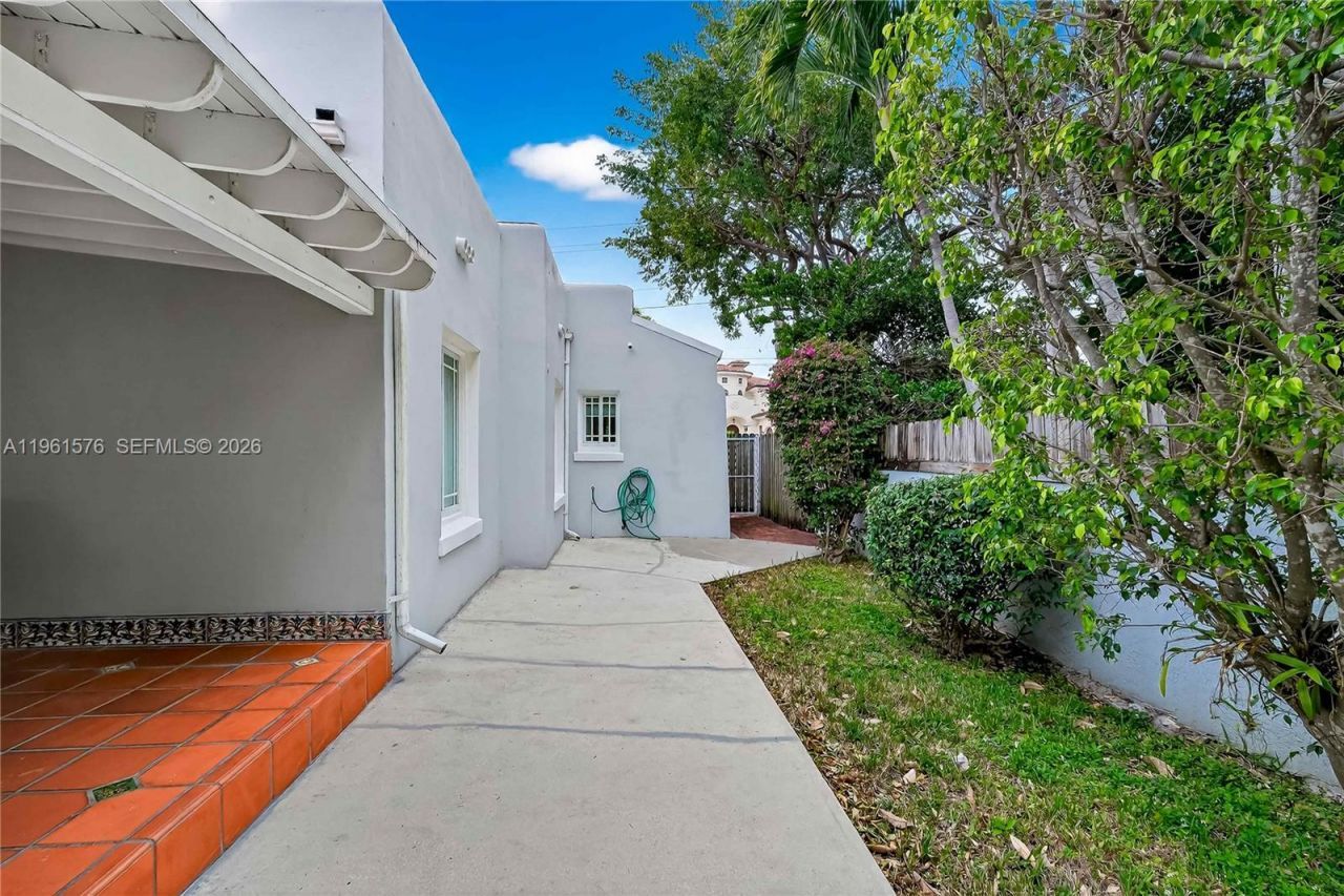 3719 Sheridan Ave, Miami Beach, FL 33140 Photo